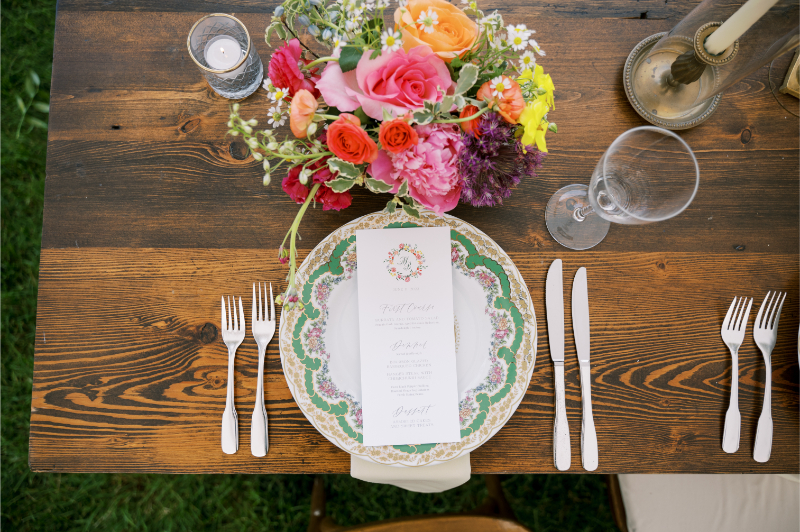 2024 wedding trends are bringing back vintage accents and groovy-inspired wedding decor